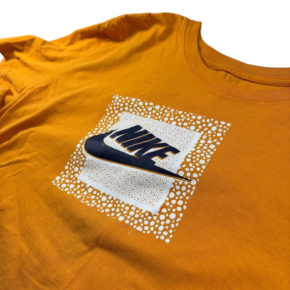 The Nike Tee XL yellow Black Swoosh Graphic sports athletic Streetwear grunge